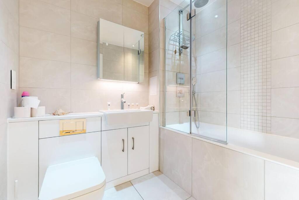 Exquisite 1-Bedroom Flat In North Kensington ロンドン エクステリア 写真